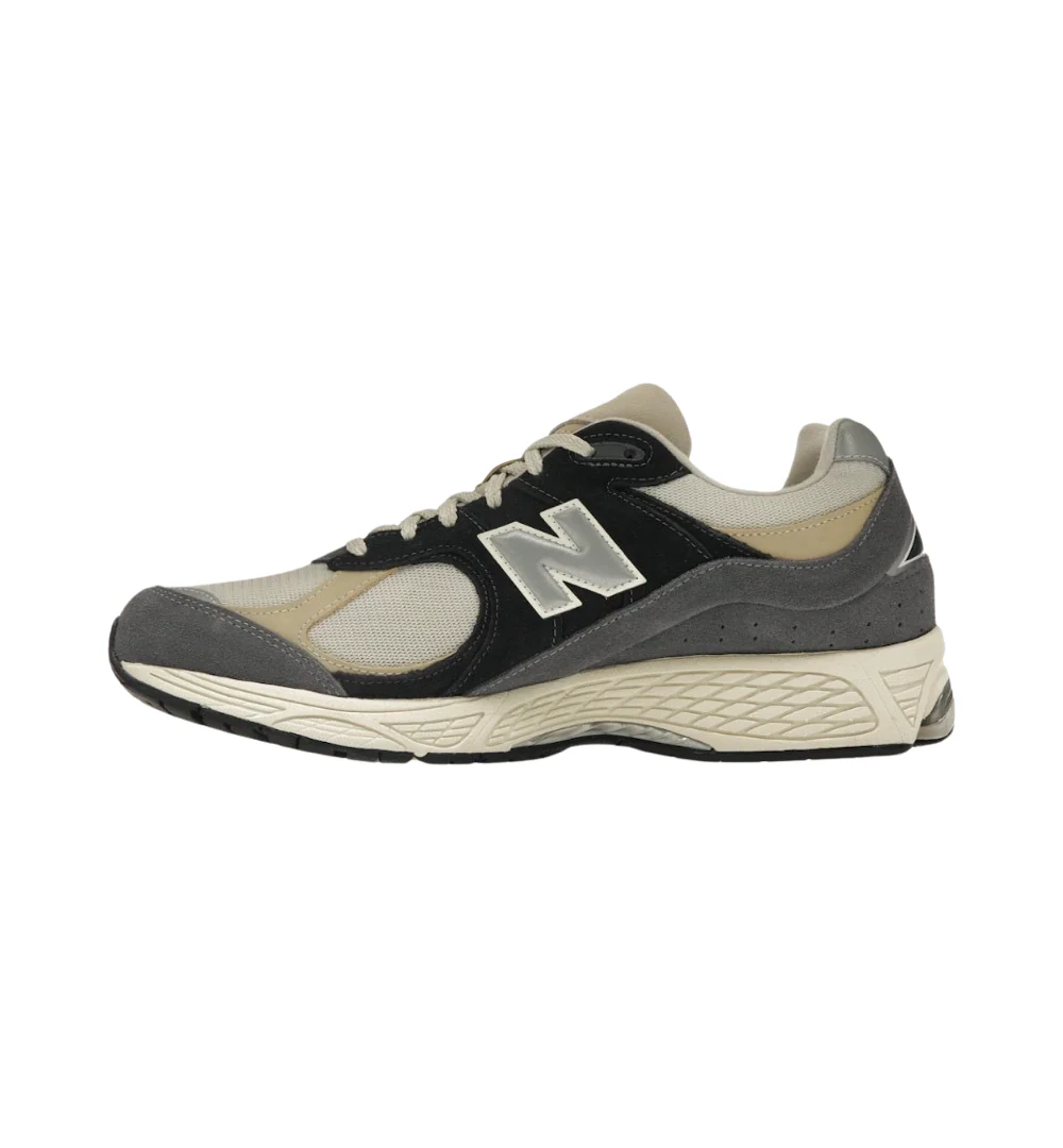 New Balance 2002R
Magnet Sandstone
