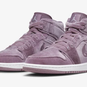 Air Jordan 1 Mid SE (Women’s)