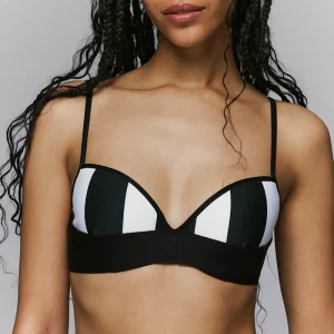 23 LIN Bikini Escote Profundo Con Foam